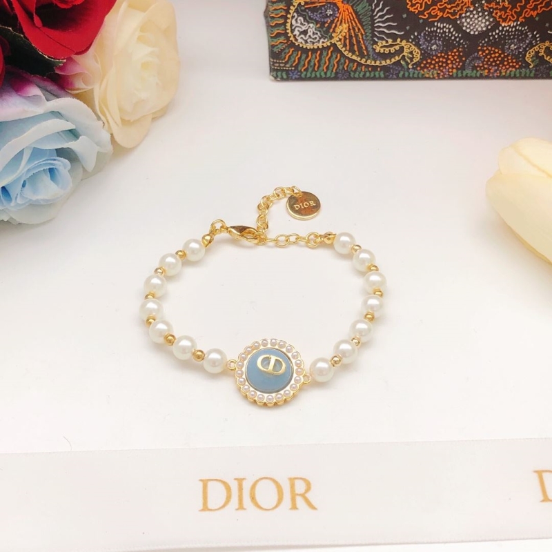 chr1st1an D10r bracelets